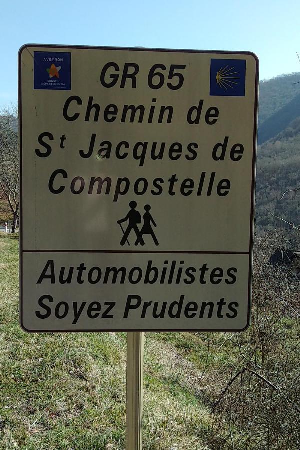 Le Compostelle De Conques Apartment ภายนอก รูปภาพ